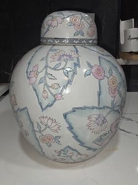 Vintage WBI Pastel Floral Ginger Jar - Large 10” Chinoiserie Temple Jar